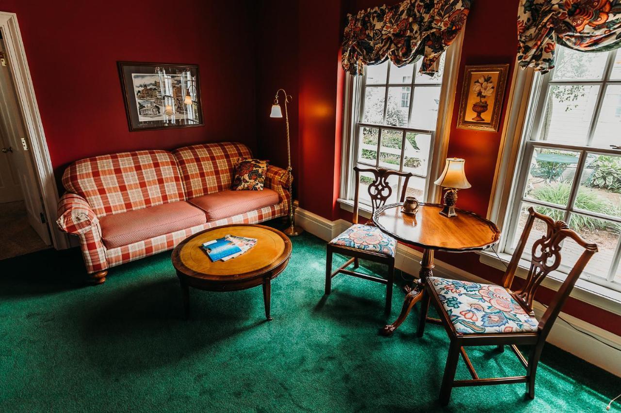 The Rochester Inn Sheboygan Falls Zewnętrze zdjęcie