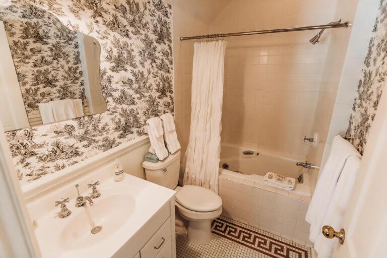 The Rochester Inn Sheboygan Falls Zewnętrze zdjęcie
