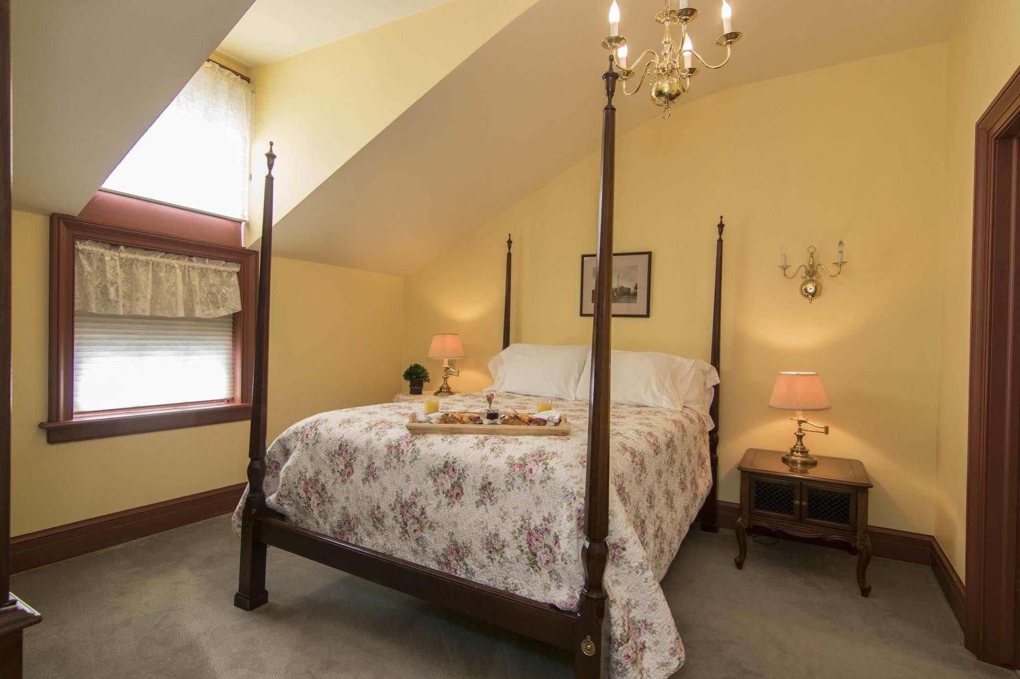 The Rochester Inn Sheboygan Falls Zewnętrze zdjęcie